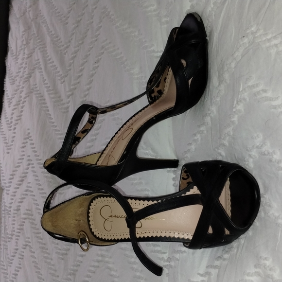 Heels - Picture 5 of 5